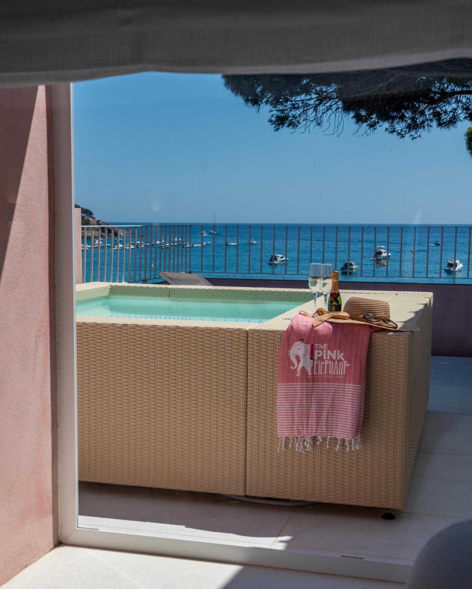 The Pink Elephant Hotel 사가로 외부 사진